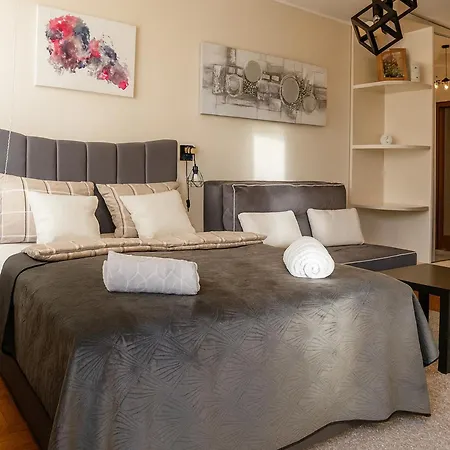 Apartman Galaktik Centar